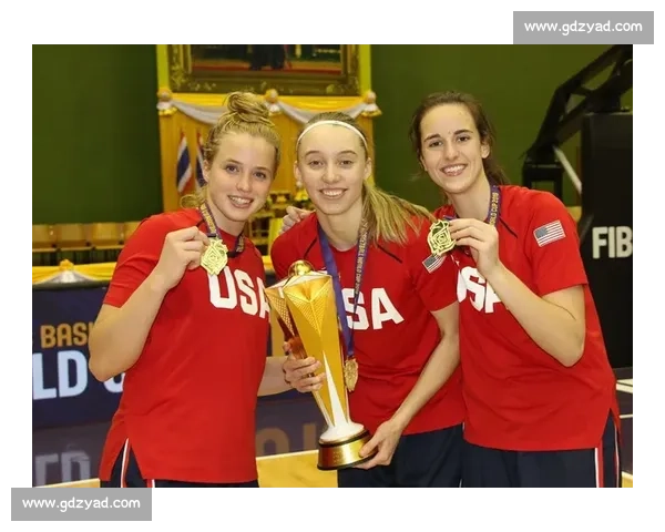 佩奇・布克斯 10 分钟集锦：三分如雨 + 风骚过人 + 妙传助攻，WNBA 新星统治力炸裂